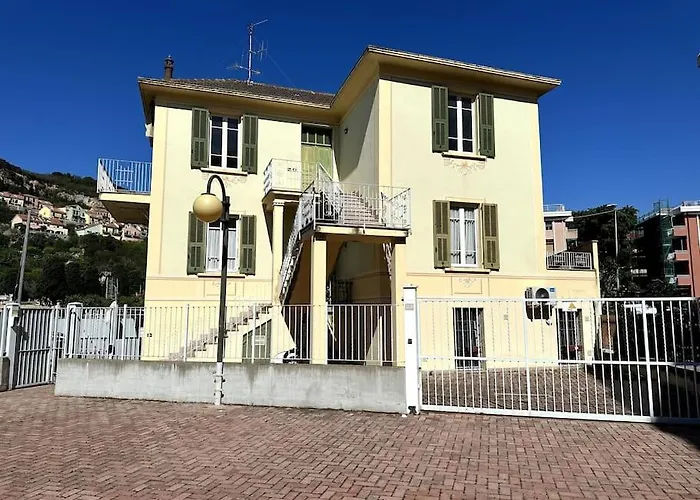 Trilocale Con Parcheggio - Pietra Ligure