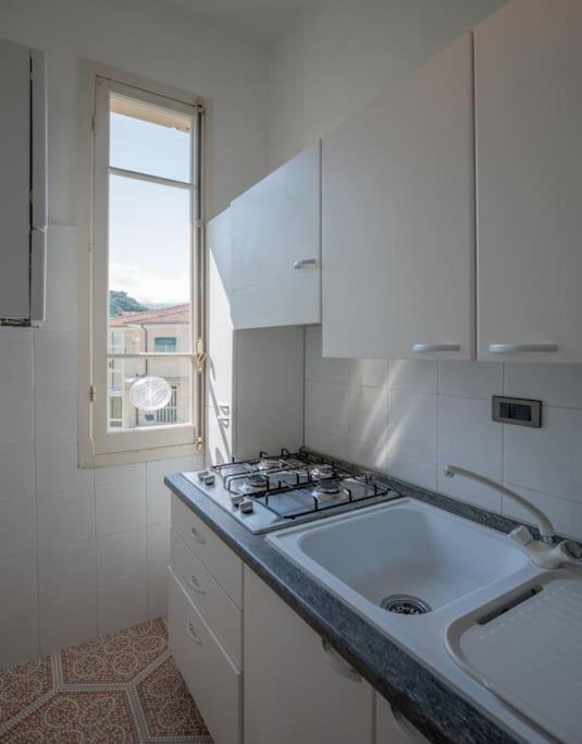 Apartment Trilocale Con Parcheggio - Pietra Ligure