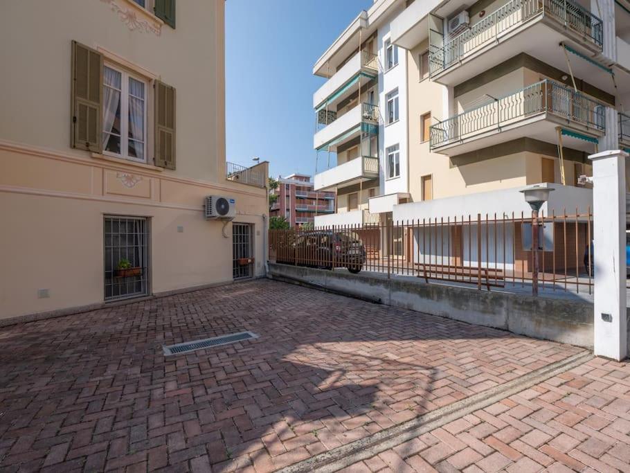 Apartment Trilocale Con Parcheggio - *